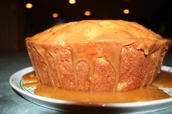 FRESH APPLE CAKE
