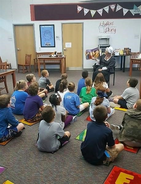 Reading to children on Constitution Week